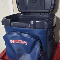 Moosejaw Ice Chest