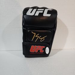 UFC Lightweight Star Bobby Green! Signed Training Glove