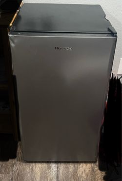 Mini fridge