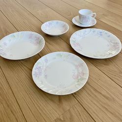 Fine China Dinner Service For 8 Complete 