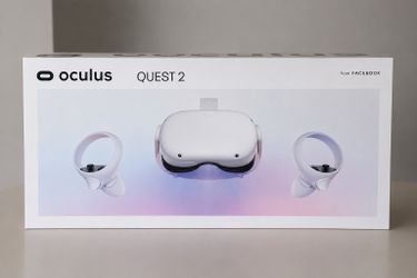 Oculus Quest 2 128GB VR Headset With Controllers & Original Box