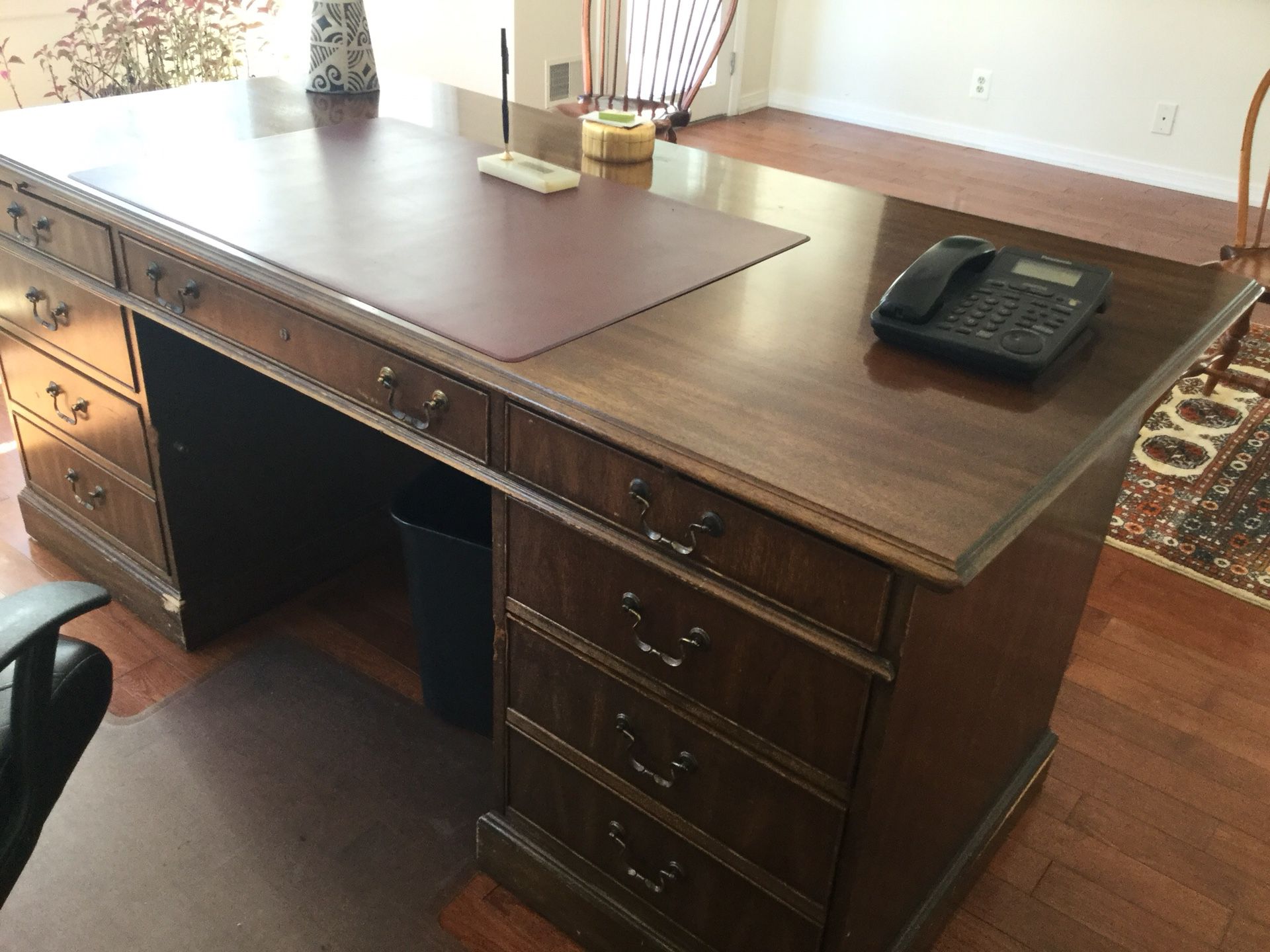 Executive desk, file drawers and top drawer key lock. Excellent condition.