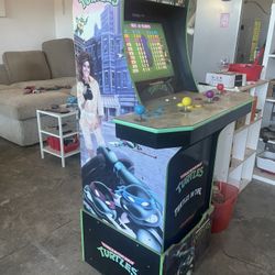 Vintage retro Ninja Turtle Arcade Game! 