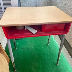 Retro Red School Desk Kids Room - Adjustable Height Metal Body Wood Beige Midcentury Minimal