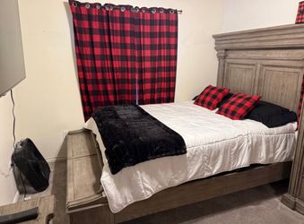 Beautiful queen bedroom set