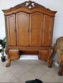 Desk with hutch