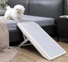 Lightweight Dog Pet Ramp with Anti Slip Silicon Surface Adjustable Heights Easy to Clean Excellent/Like New Condition 31.5" x 15.9" x Adjustable 12" t