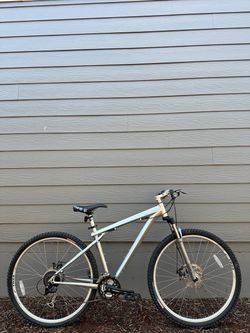 GT Karakoram 2.0 29er Mountain Bike — Medium Frame