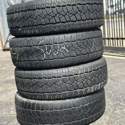 SET OF TIRE 275 70 18 GENERAL GRABBER 85% LIFE