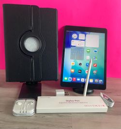 Apple IPad 8th Generation (10.2” Retina/ Latest iOS 26) 32GB with case, Pen & Accessories