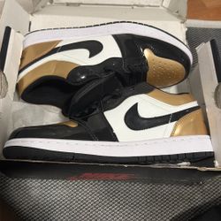 Jordan 1 Low gold toe