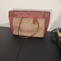 Beautiful Coach, Purses, Large For Whatever Size You Wanna Do