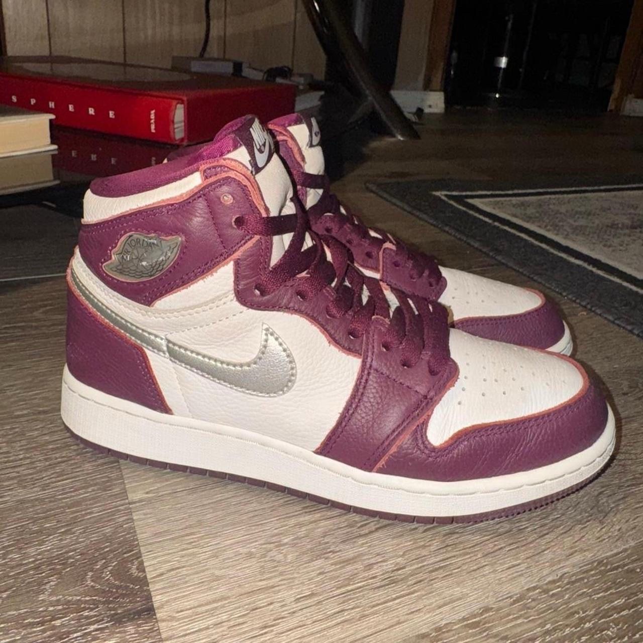 Nike Air Jordan 1 Retro High OG Bordeaux 1s Size 7Y