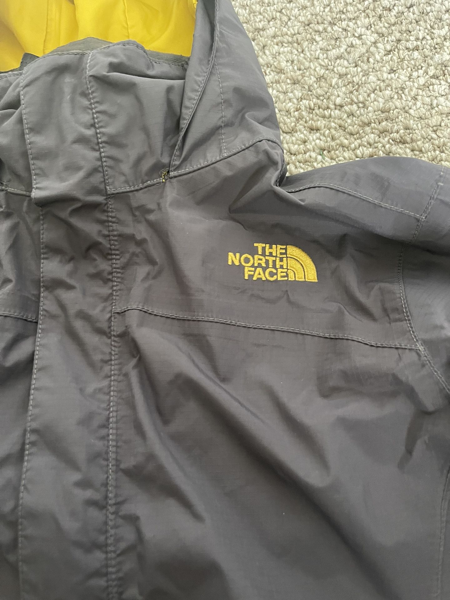 The North Face Juniors Rain Jacket Size M 10/12 Y