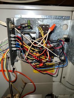 Se asen trabajos de electricidad aún yen precio contáctenos para un estimado gratis