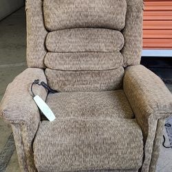 Pride Mobility Lift Assist Recliner Chair FREE DELIVERY 