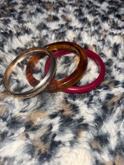 Set of Three Bangle Bracelets in Burgundy, Tortoiseshell and Gold-Tone