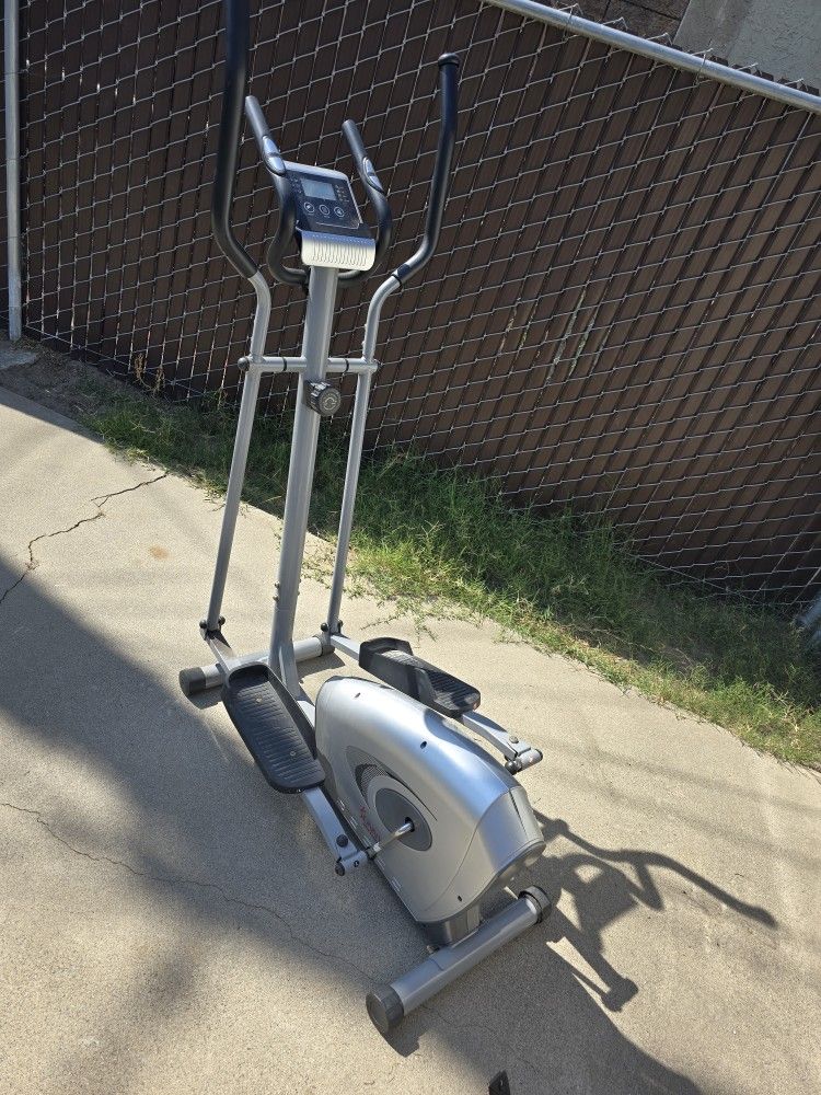 Sunny Health Elliptical Machine
