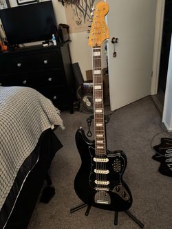 Squier Classic Vibe Bass VI