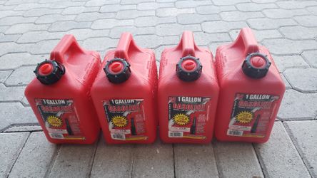 1 GALLON GAS CANS (4)