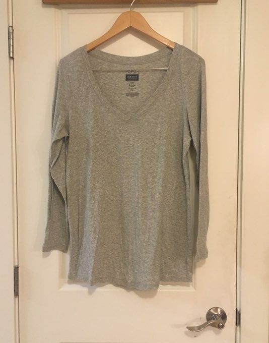 Old Navy Gray Maternity Longsleeves Tee XL