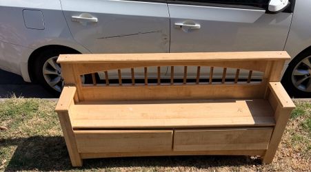 Free bench is out on the side walk