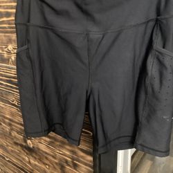 Woman’s Shorts Size Large 