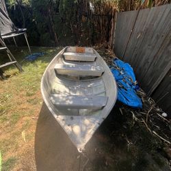 12’ Aluminum Boat With 2 Anchors And Extra Plug