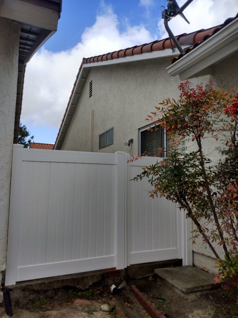Vinyl Fencing And Gates