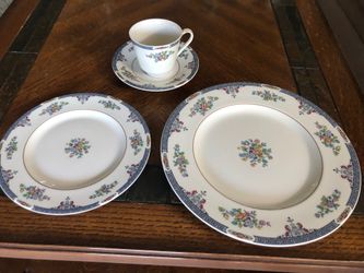 Royal Doulton  fine china. Coltswold pattern