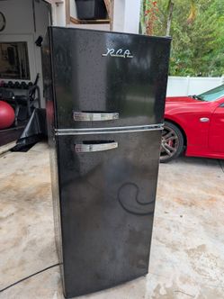 Compact Refrigerator with Freezer