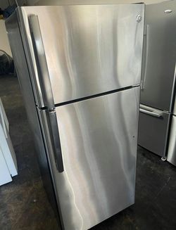GE Stainless Steel Top Mount Refrigerator - Excellent Condition
