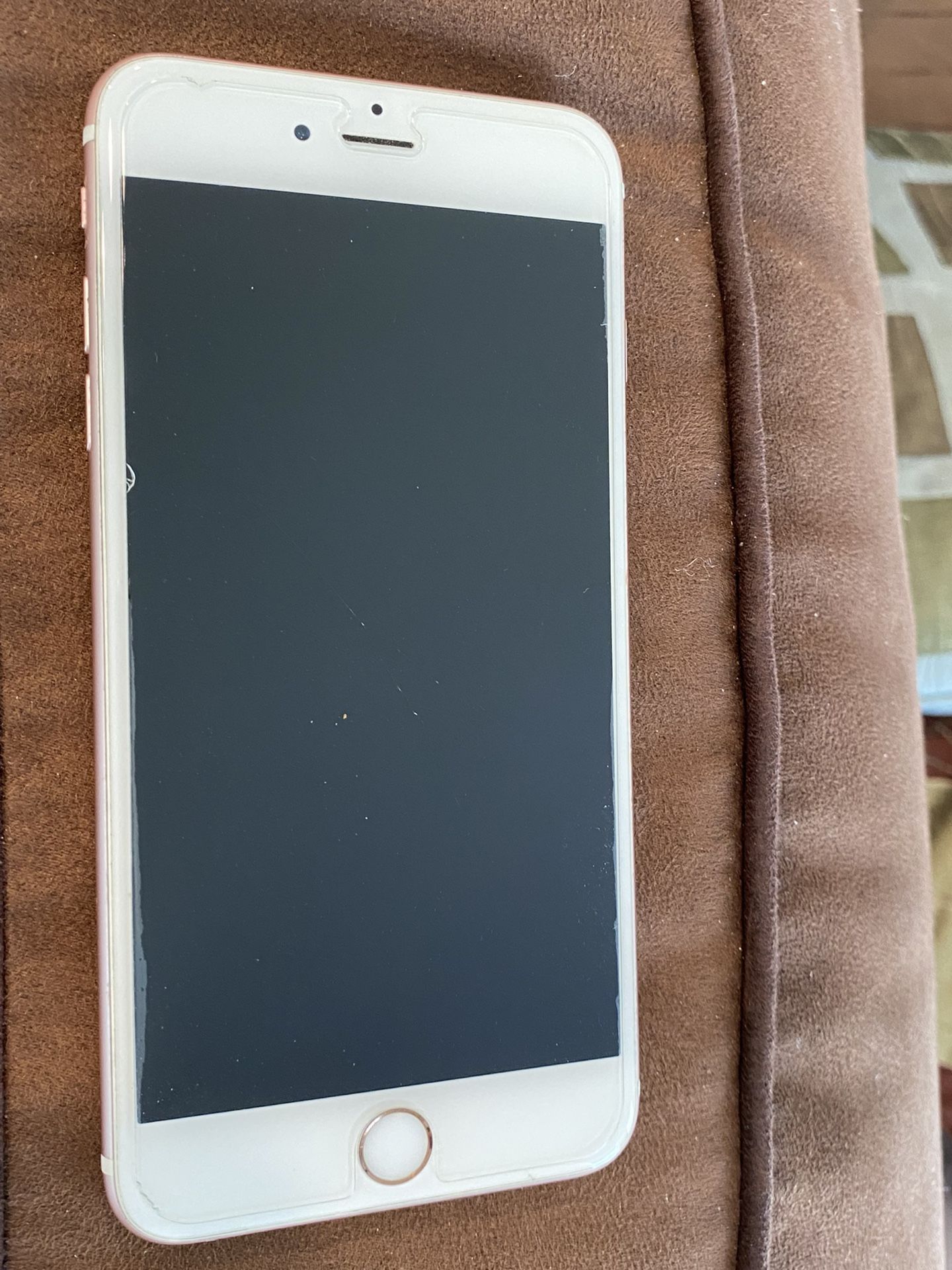 Iphone 6s Plus (pink back; Carrier: Verizon)