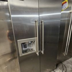 42" VIKING BUILT IN STAINLESS STEEL REFRIGERATOR 