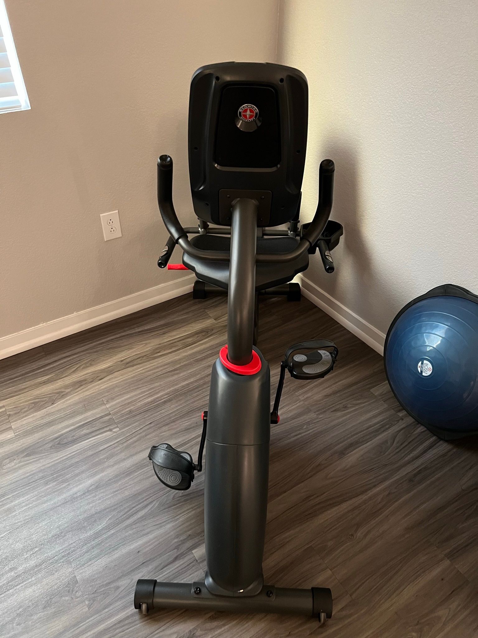 SCHWINN 270 Recumbent Exercise Bike