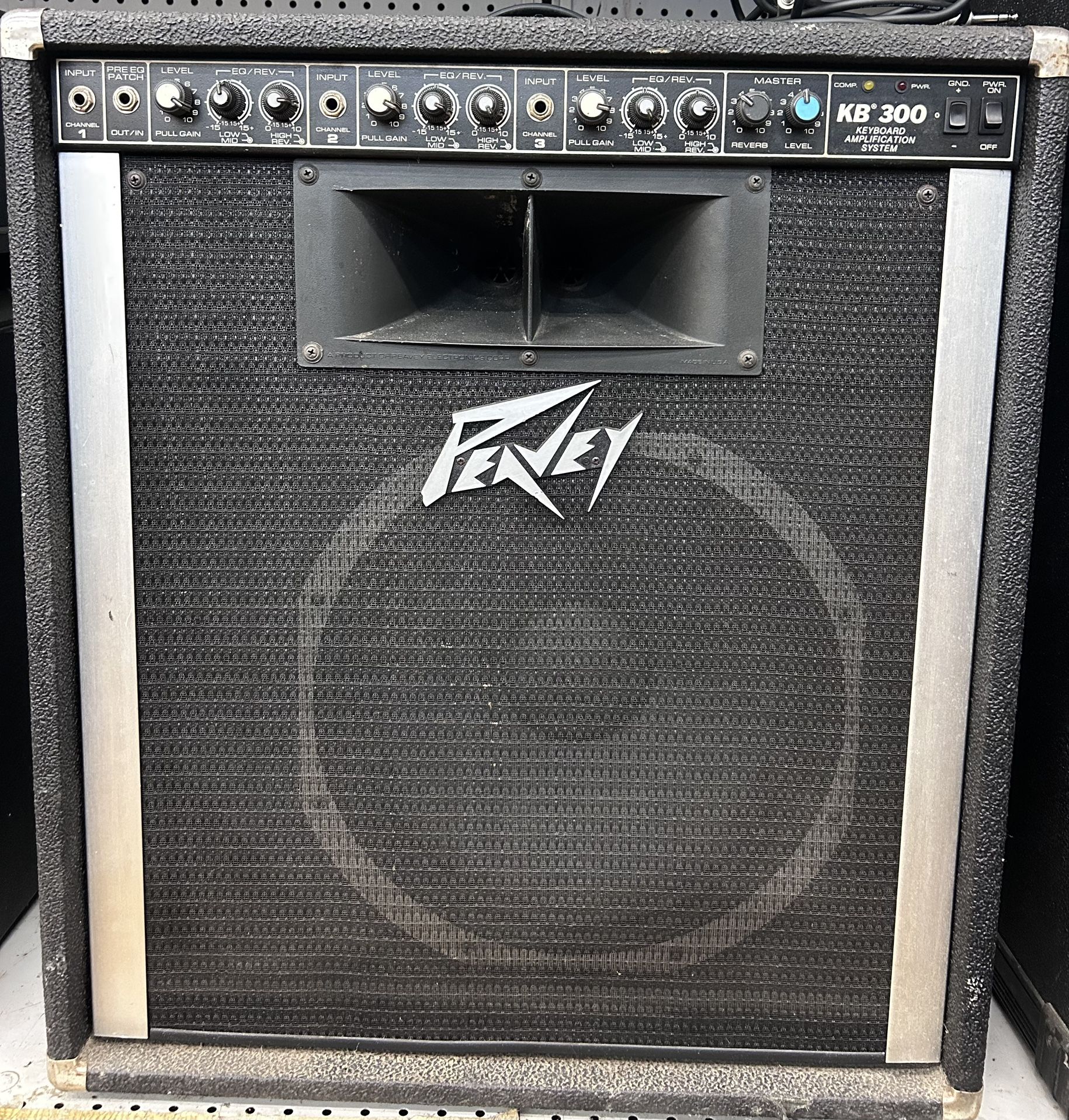 Peavey KB 300 Amplifier