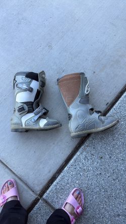 Tech 6 Grey Women’s Size 9