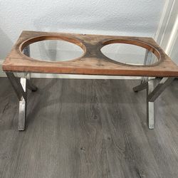 Elevated dog bowl holder