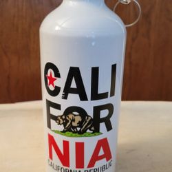 California Republic White Water Bottle with Bear Graphic