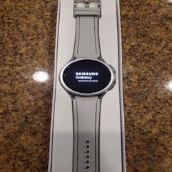 Samsung Galaxy Watch 6 – Your Health and Everyday Companion north character