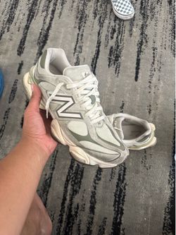 New balance sneakers 9060 size 11 still great condition needs cleaned