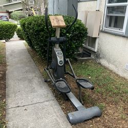 Free Working Elliptical Exercise Machine
