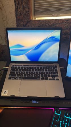 2020 32gb Intel MacBook Pro 13 inch NEW CONDITION