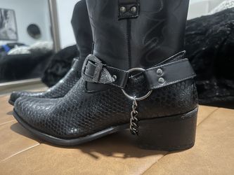 Men’s Cowboy Boots Size 9.5–perfect For Halloween