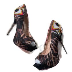 Betsey Johnson Trainnn Stiletto Heels