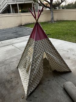 Girls Play Teepee