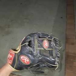 Black Rawlings Baseball Glove