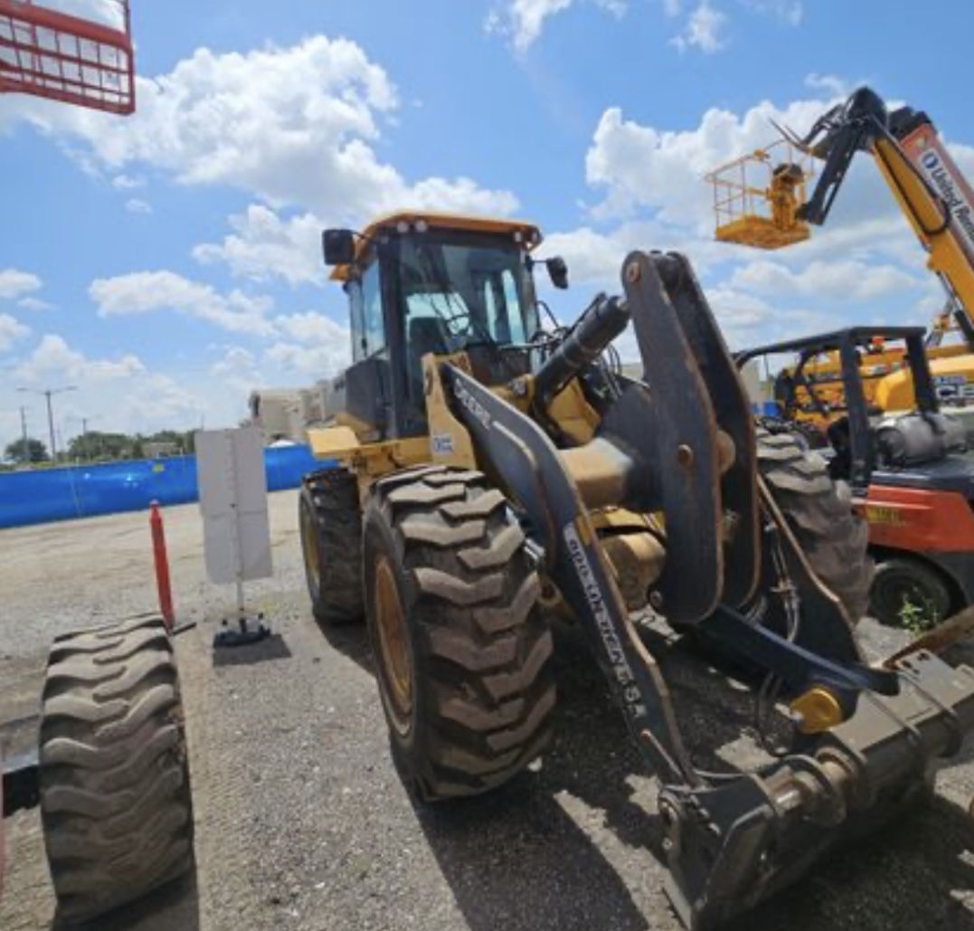 John Deere 544L 3yd Loader