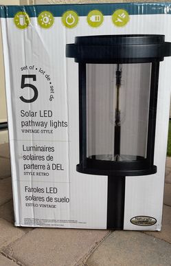 Solar powered pathway lights