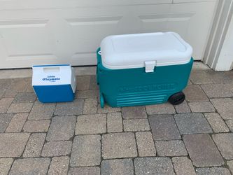 2 Igloo coolers